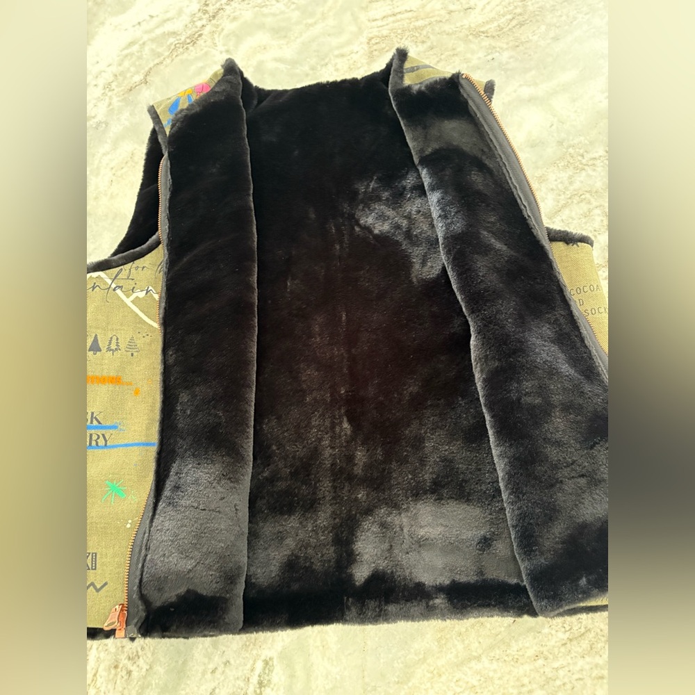 Vilagallo Naomi Apres Ski Reversible
Vest Sz L Zip Up Y2K Ski Cabincore Artsy - Picture 7 of 10